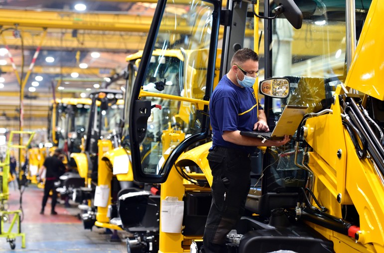 Hundreds of New Jobs Up For Grabs as 1,000 Permanent