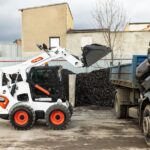 Bobcat S650 M-Series Skid-Steer Loader (6)_red